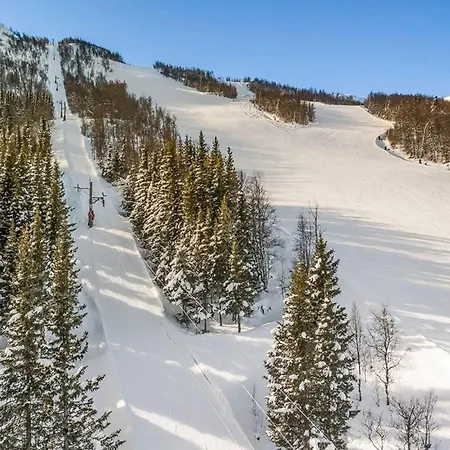 Moderne Midt I Skibakken * Ryfoss