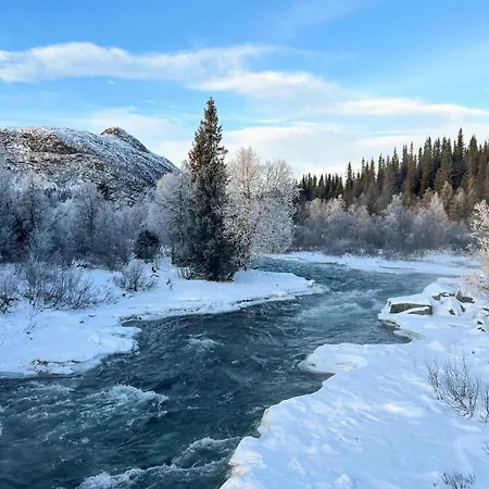 Moderne Midt I Skibakken 度假居 Ryfoss